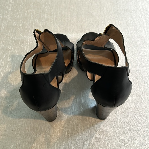 Moda Spana Women’s Chunky Heeled Shoes w/ Golden Zipper Size 7.5 Like brand new - Picture 12 of 14